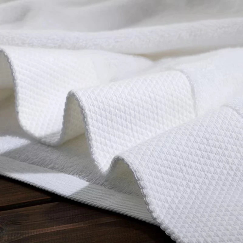 Large Bath Sheet Super Soft Quality Cotton Diamond Hotel White Bath Towels 70cm X 140 500gms