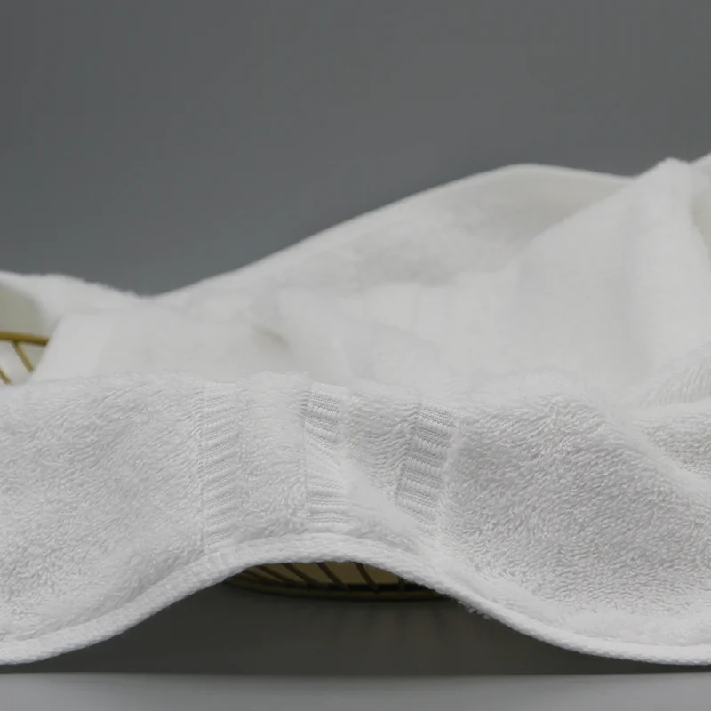 High Quality 500 Gsm 100% Cotton Bath Towel White Terry Knitted For Hotels And Spas