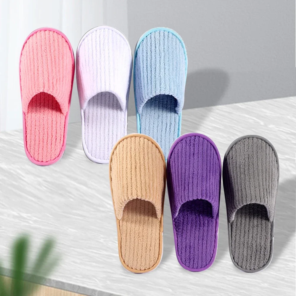 Personalized White Indoor Hotel Slippers Closed-toe Spa-washable Napped Fabric Quiet & Comfortable For Guests