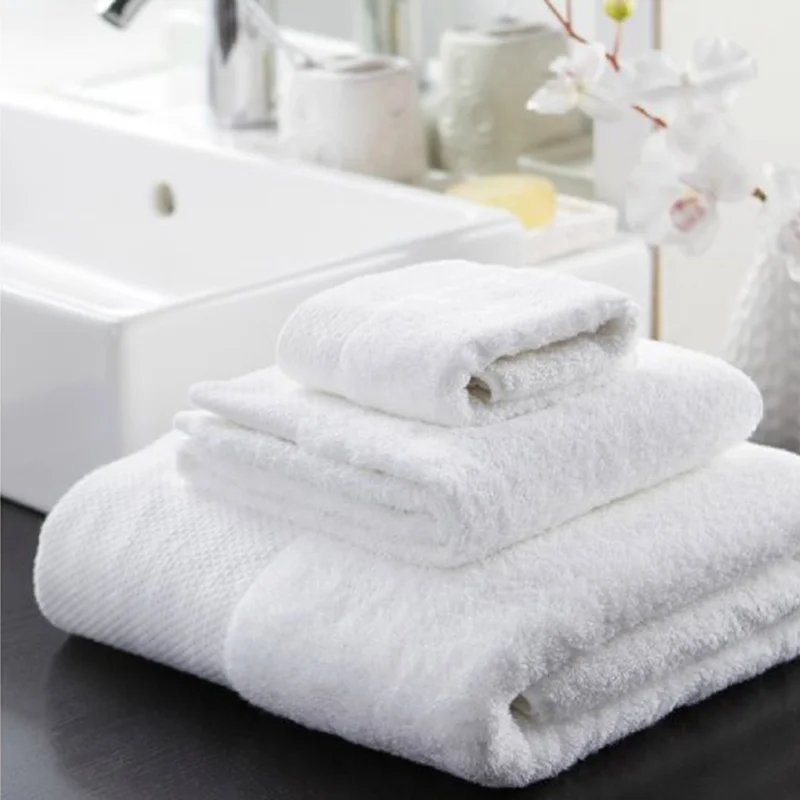 Hotel Quality White Bath Towels With Embroidered Logo Quick-dry Knitted Disposable Plain Style