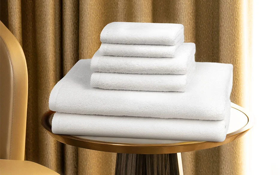 Toalla de hotel personalizada de 100-200 cm en color blanco, paquete de 4, juego de toallas de baño y rostro para hotel de baño premium 100% algodón