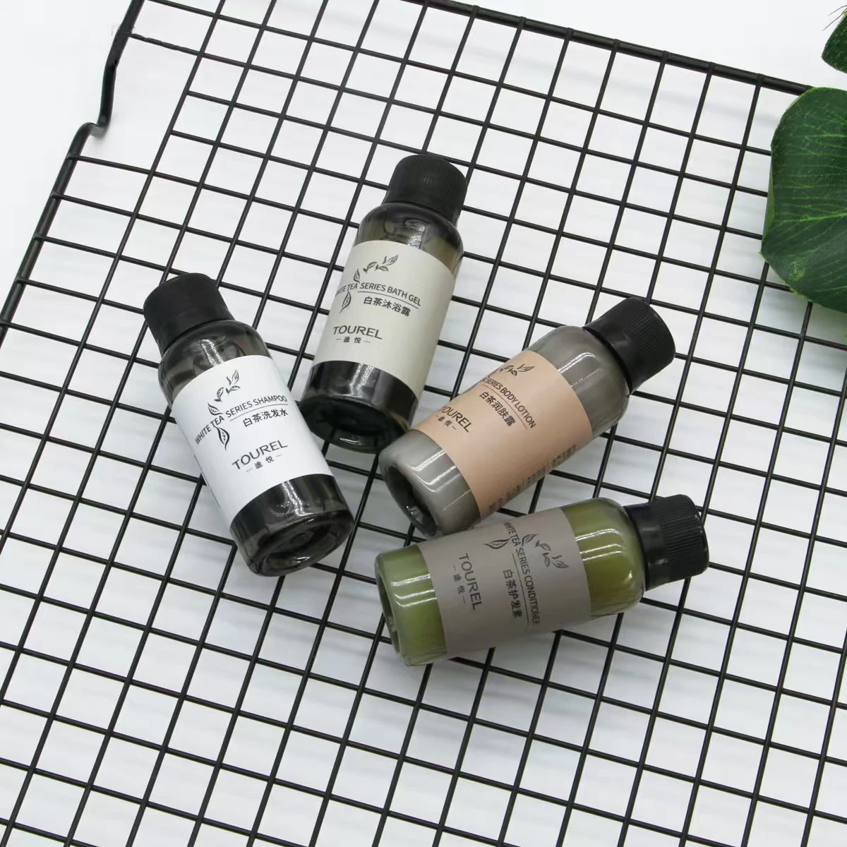 Personalized Hotel Amenities 5 Star Supplier Shampoo Shower Gel Body Lotion Conditioner
