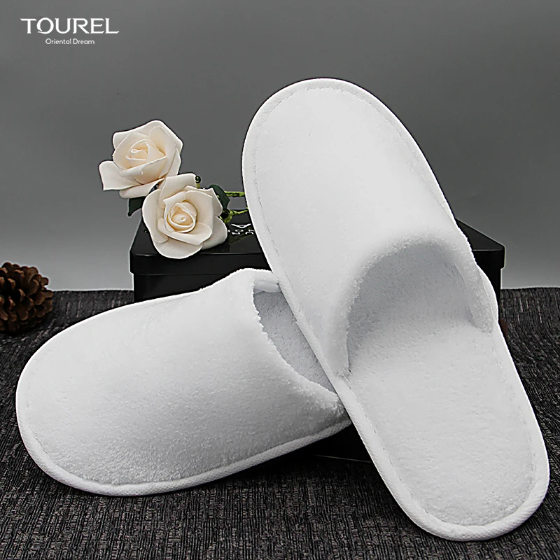 Gold Embroidery Logo Hotel Slipper 100% Cotton Coral Fleece Biodegradable Eco-friendly Close Toe Unisex Exclusive For Hotels