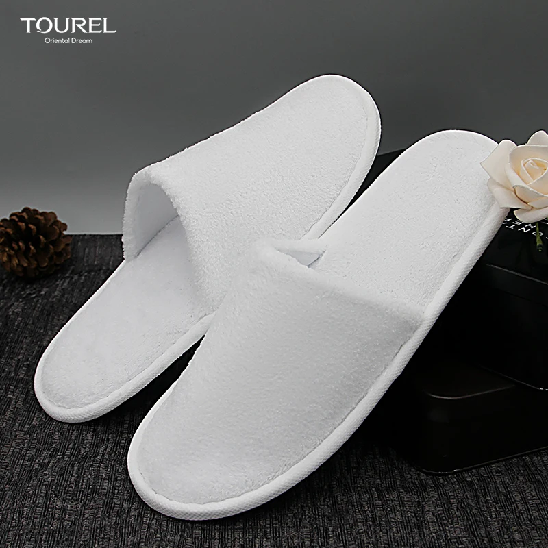 Gold Embroidery Logo Hotel Slipper 100% Cotton Coral Fleece Biodegradable Eco-friendly Close Toe Unisex Exclusive For Hotels