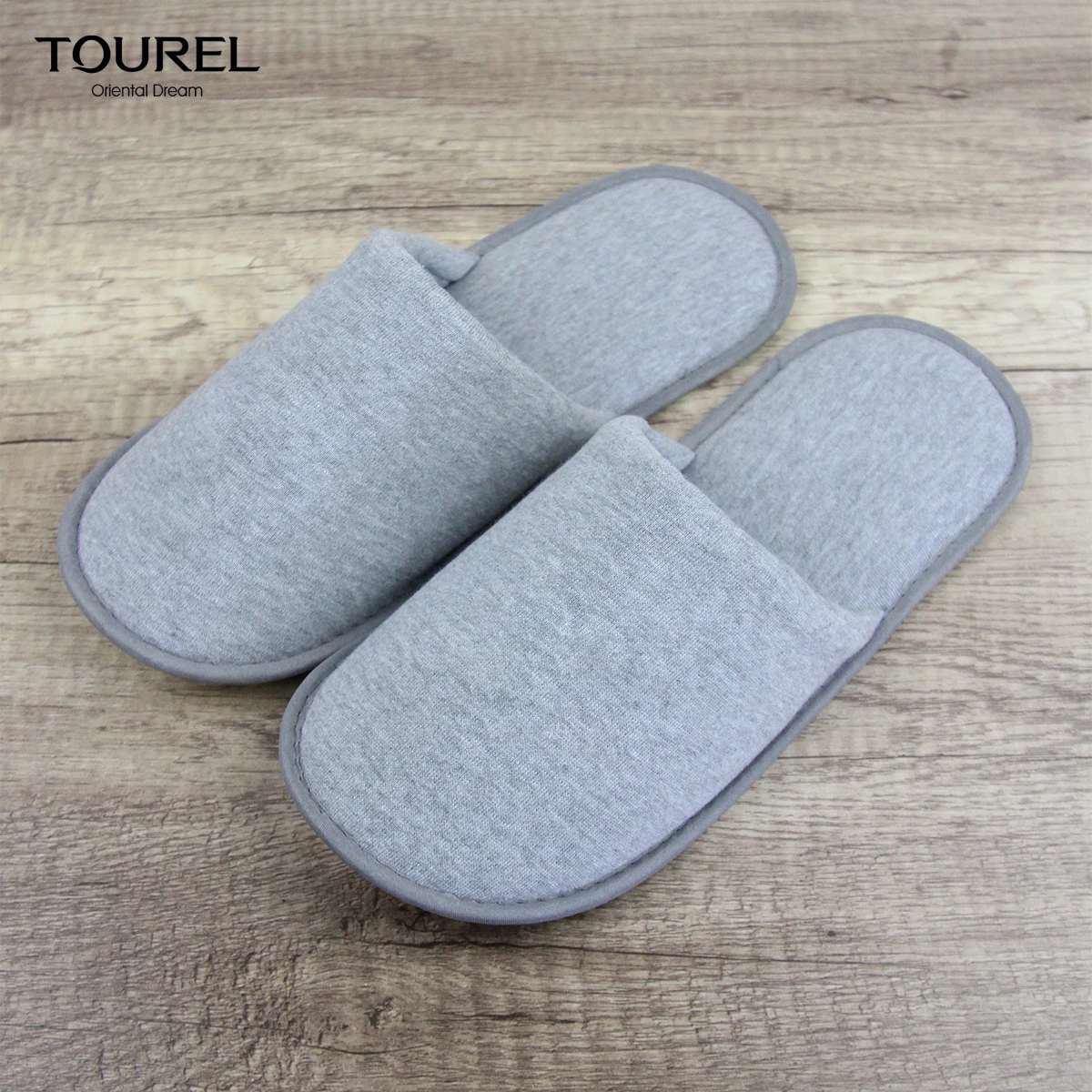 Wholesale Eco-friendly Luxury Hotel Slippers Non-slip Sugarcane Pulp Sole 100% Biodegradable Disposable Coral Fleece Bag