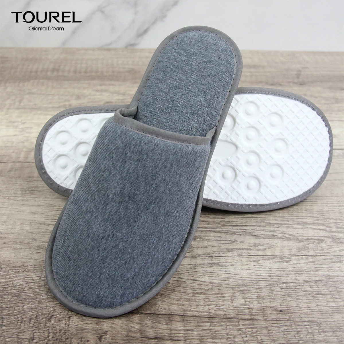 Wholesale Eco-friendly Luxury Hotel Slippers Non-slip Sugarcane Pulp Sole 100% Biodegradable Disposable Coral Fleece Bag