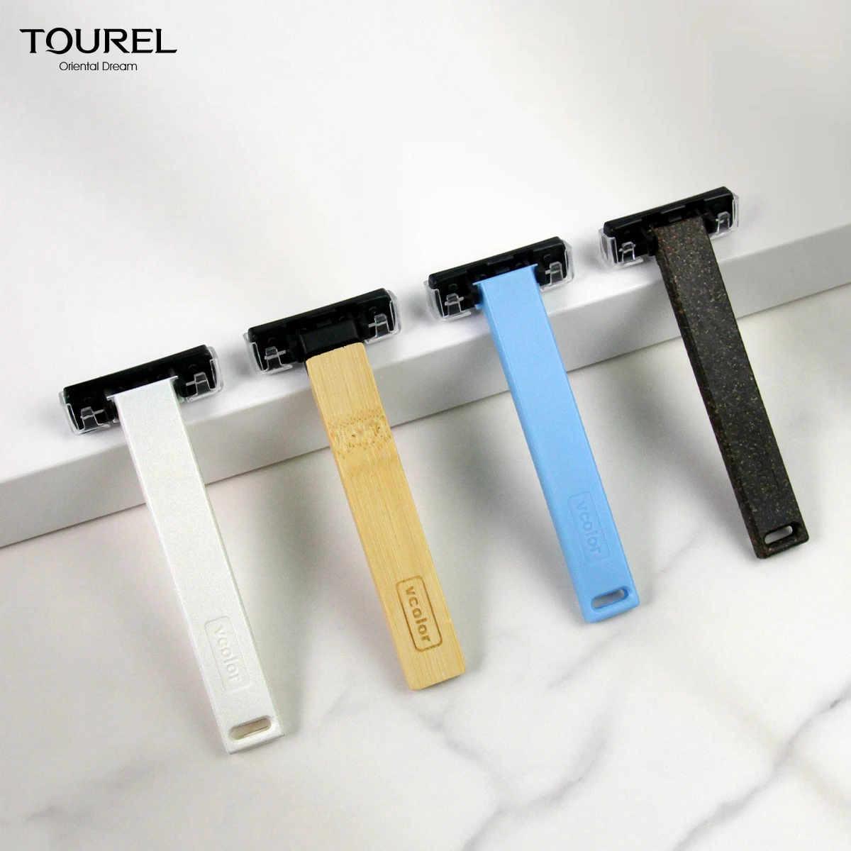 Precio de fábrica al por mayor Maquinilla de afeitar desechable de lujo para hotel con hojas de acero inoxidable y mango de bambú, kit de afeitado para hombre con logotipo OEM personalizable