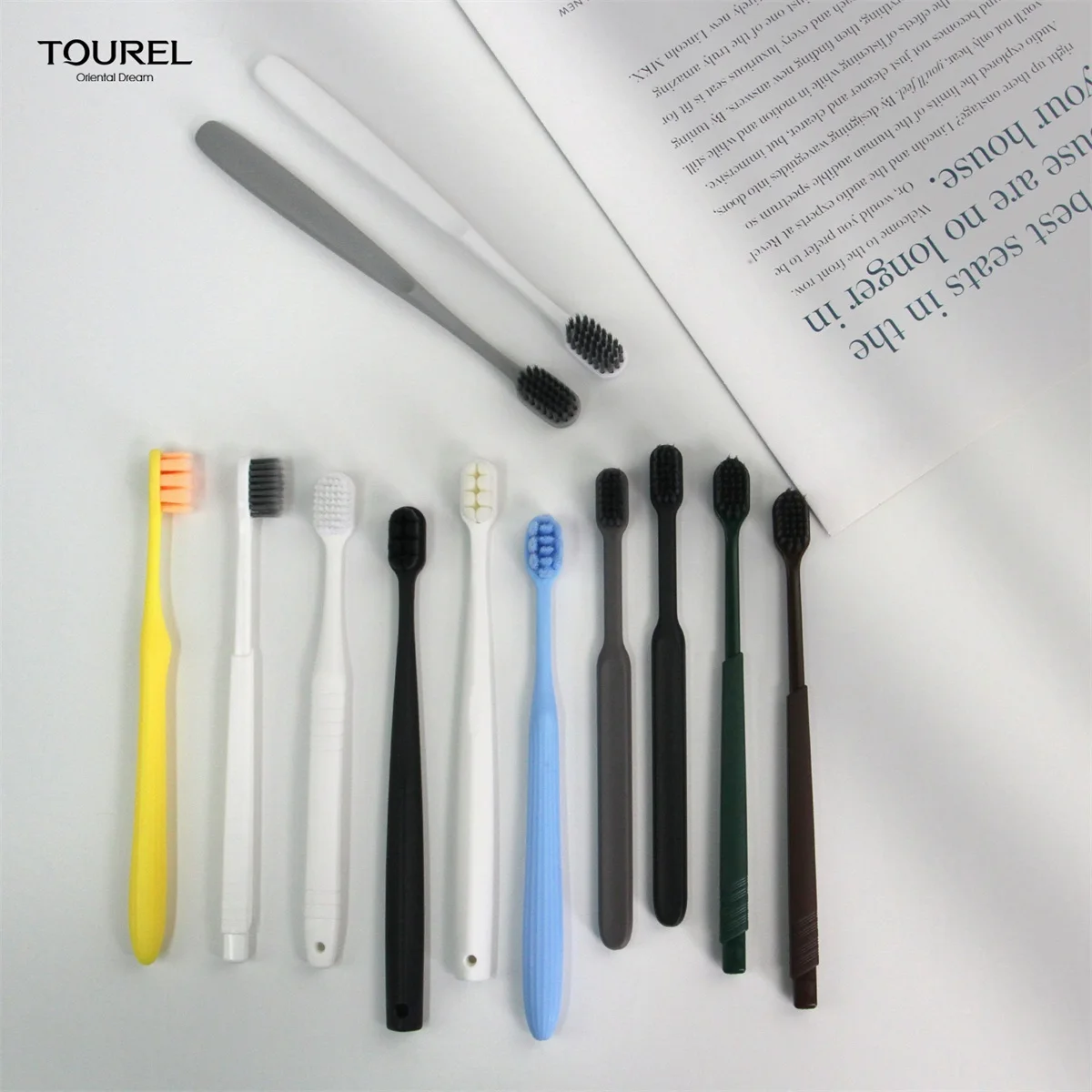 Luxury Star Hotel Amenities Bathroom Kit Customized Eco-friendly Hotel Bathroom Amenities Kit Disposable Toothbrush For Hotels