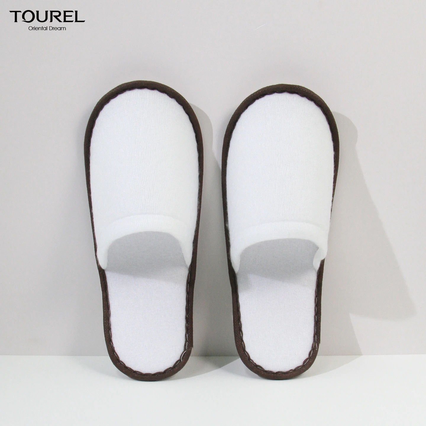 Hot Sale Custom Disposable Coral Fleece Velvet Recyclable Comfortable Hotel Slippers Unisex Adult White For Hotel Spa Salon