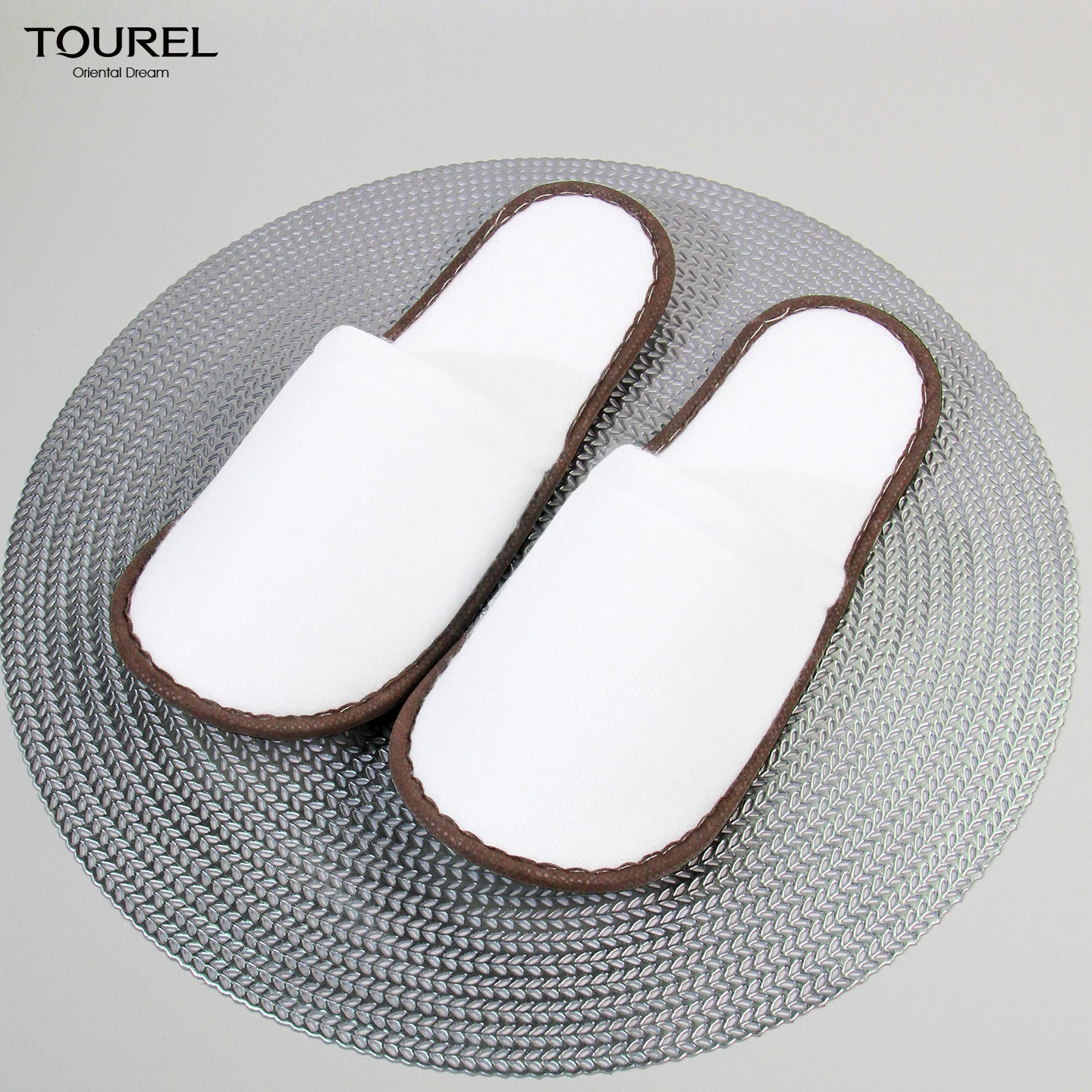 Hot Sale Custom Disposable Coral Fleece Velvet Recyclable Comfortable Hotel Slippers Unisex Adult White For Hotel Spa Salon
