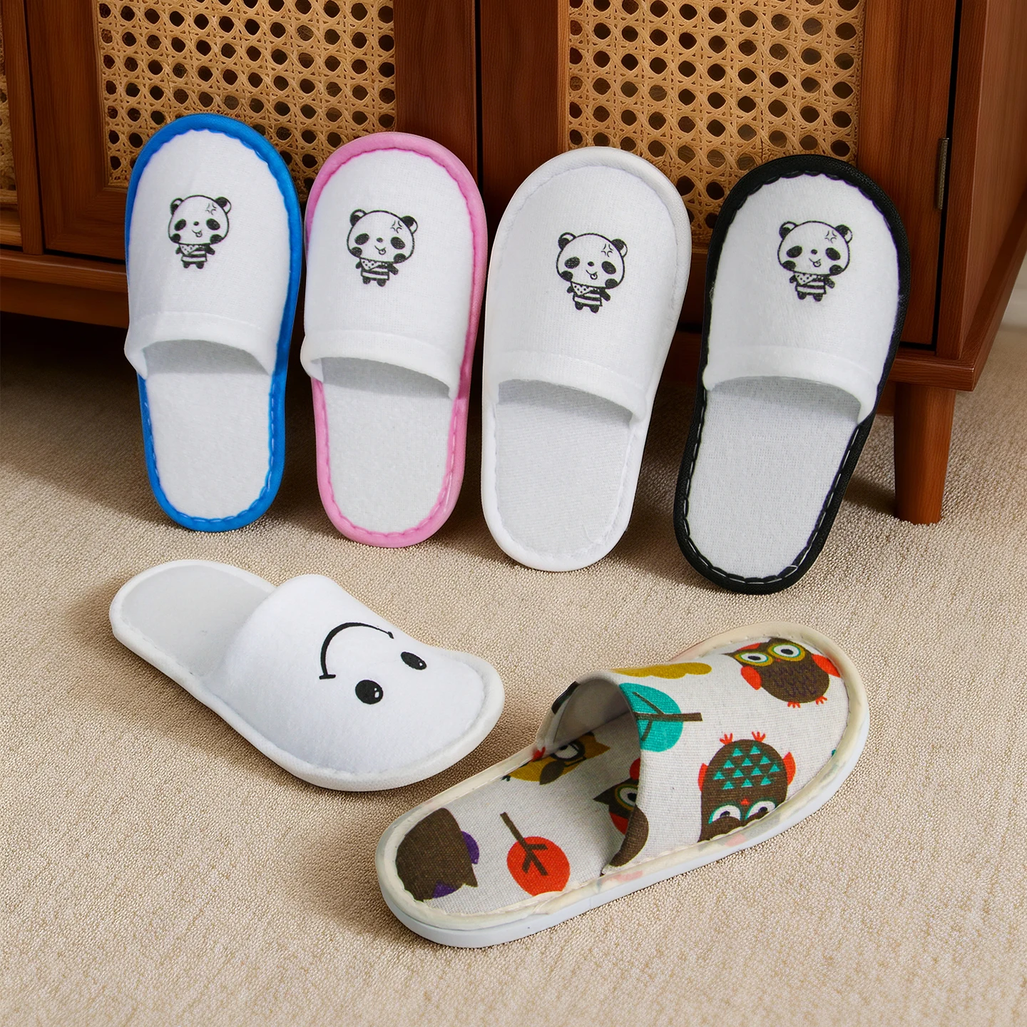 3-5 Star Hotel Disposable Children's Slippers Eco-friendly Thickened Bottom Non-slip Cartoon Design Coral Fleece Comfort Travel