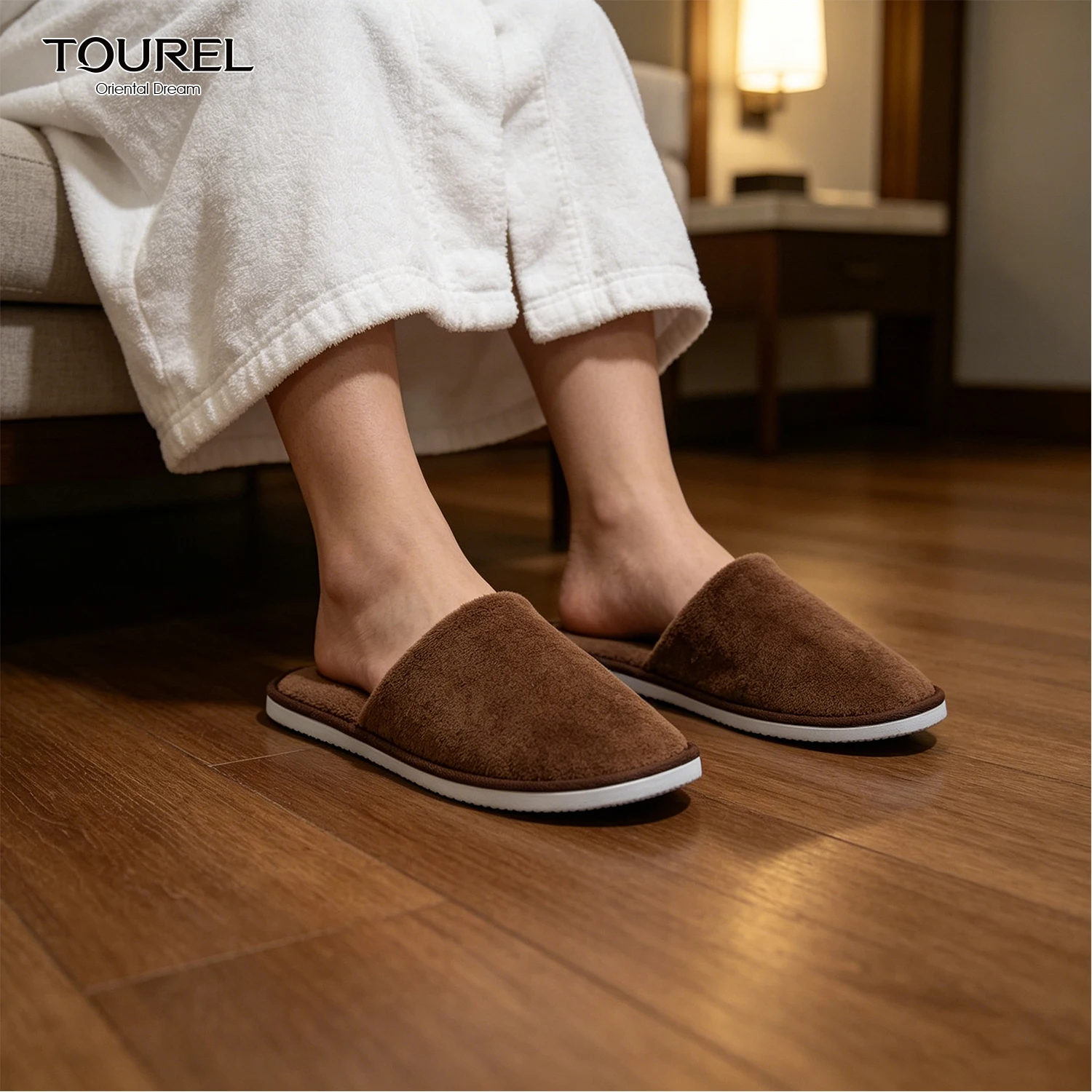 Luxury Soft Comfortable Closed Toe Guest Slippers Custom Logo Hotel Amenities Disposable Coral Fleece Slippers For 5 Star Hotel