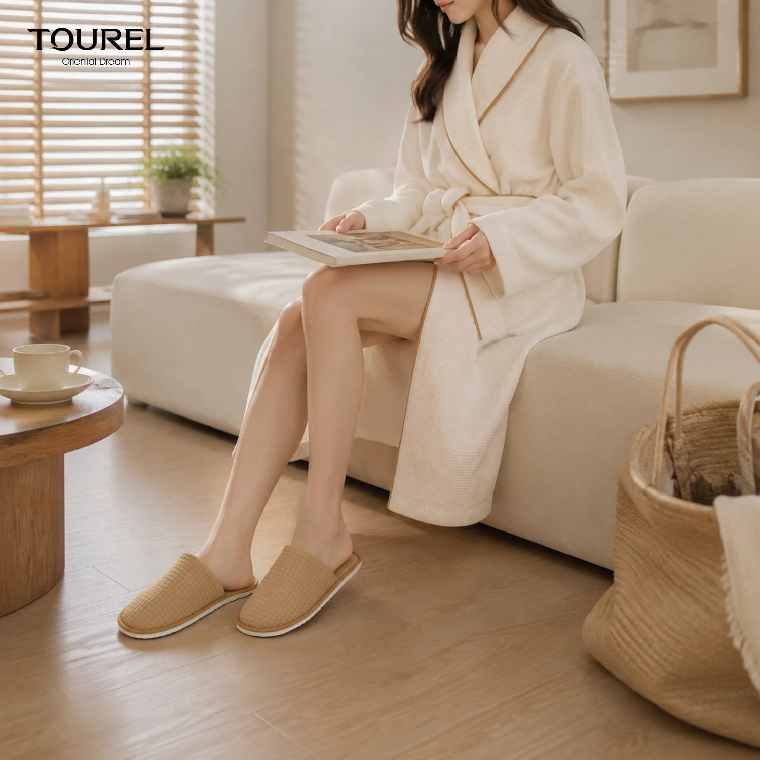 Wholesale Luxury Waffle Fleece Hotel Guest Slippers Reusable Closed Toe Indoor Slipper For Resort Homestay
