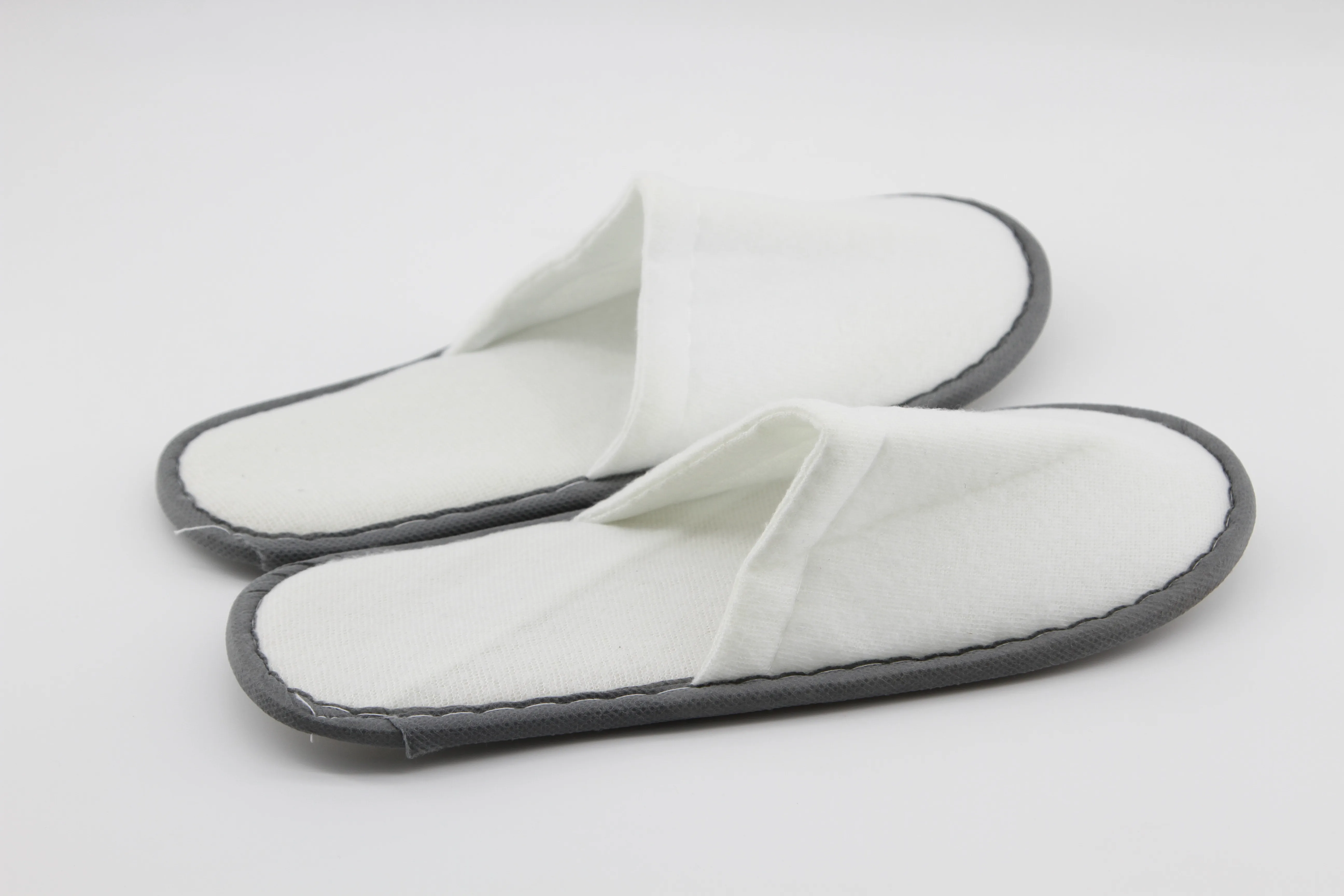 Wholesale Personalized Comfortable Eco-friendly Hotel China Soft Warm Winter Velour Bedroom Guest Slipper Customized Color Logo