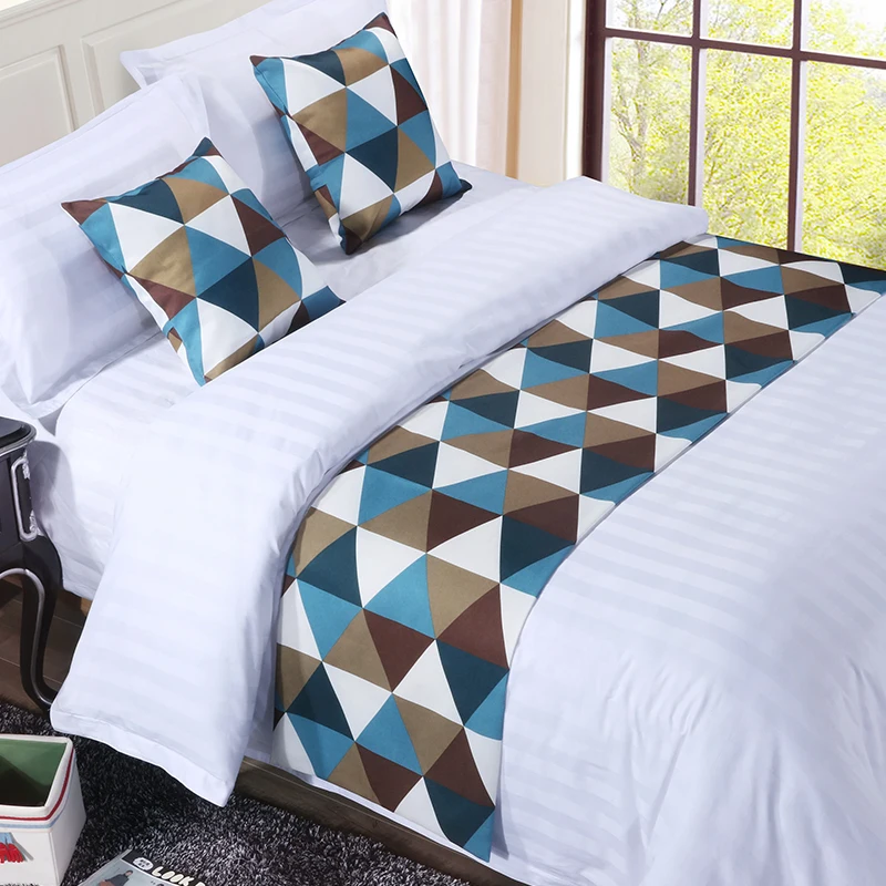 Modern Hotel Quality Five Stars Queen Bed Runner High Quality Square Striped Bed Scarf Made From Polyester Filling