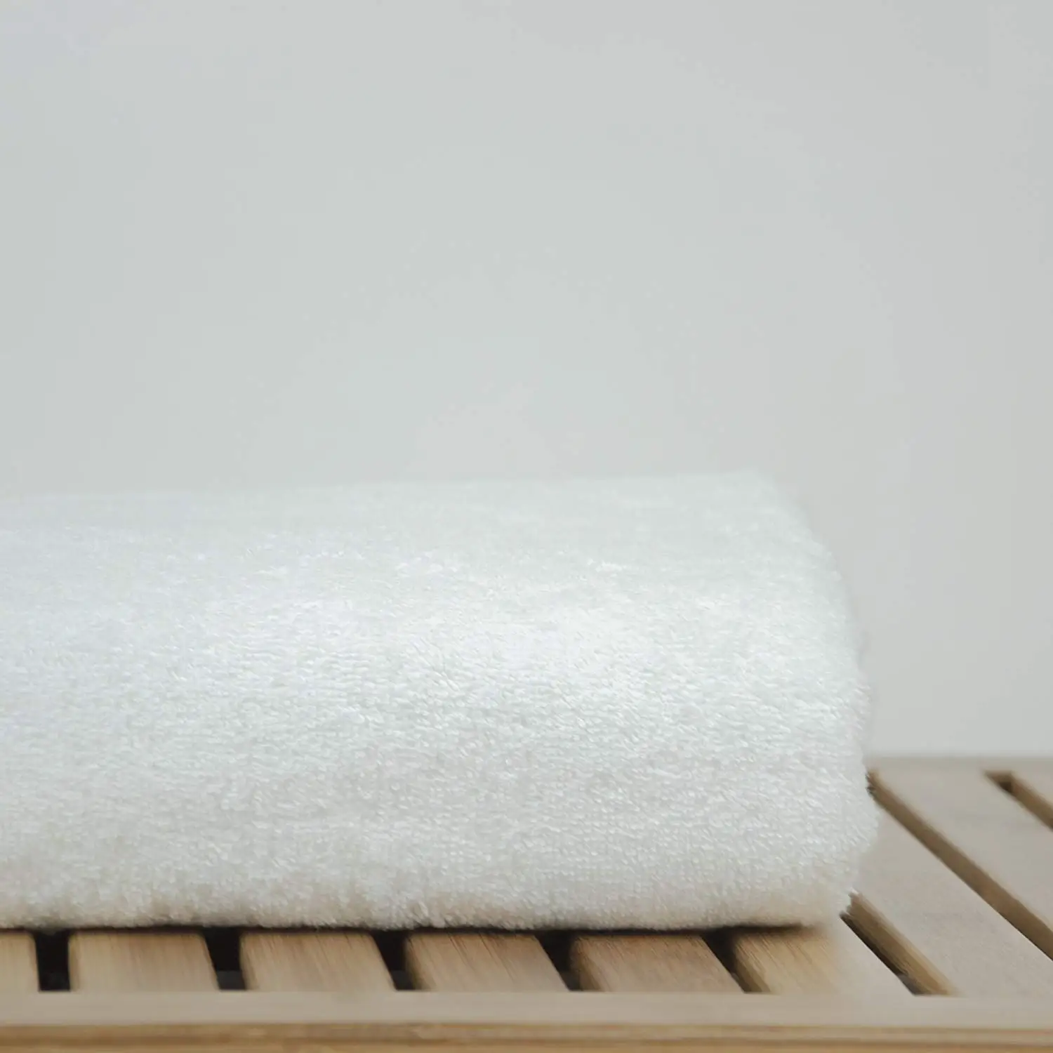 Luxury Wholesale Hotel Home White Small Personalized Hanging Fashion Guangdong Factory Compressed Colored Hand Towel Bath Towel